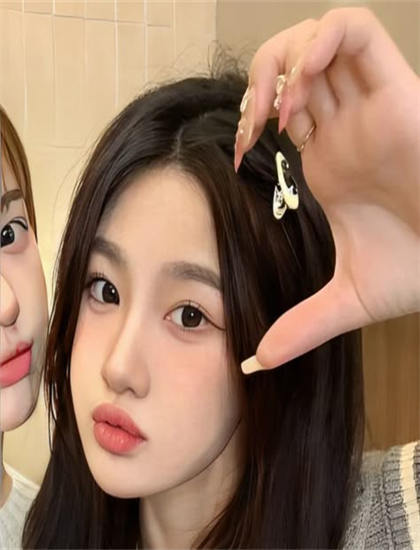 免费观看拍拍10000_两个女人的战争剧情介绍_寄生虫在线观看